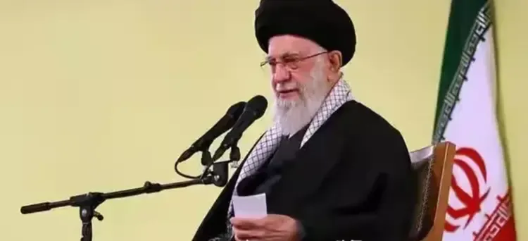 突发,伊朗新总统公开宣布;女性不戴头巾,解除网络限制